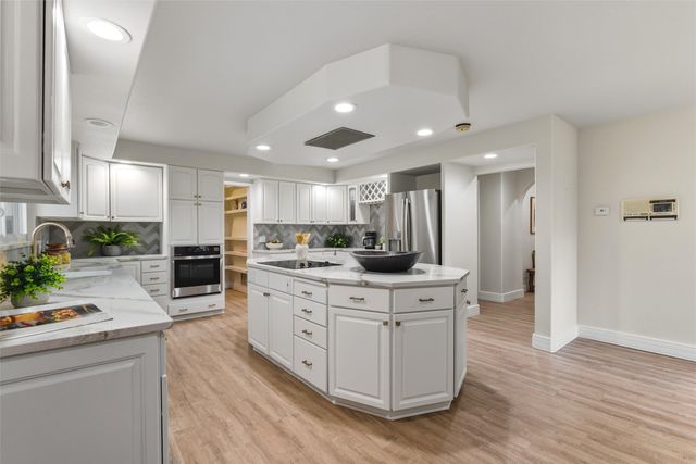 10 Terry Lane, Los Alamos, NM 87544