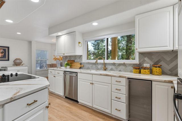 10 Terry Lane, Los Alamos, NM 87544