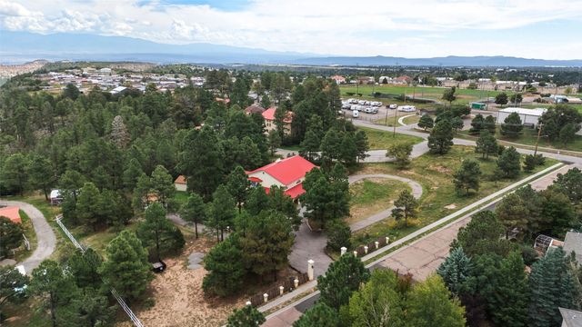 10 Terry Lane, Los Alamos, NM 87544