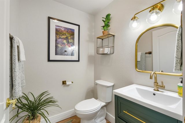 10 Terry Lane, Los Alamos, NM 87544