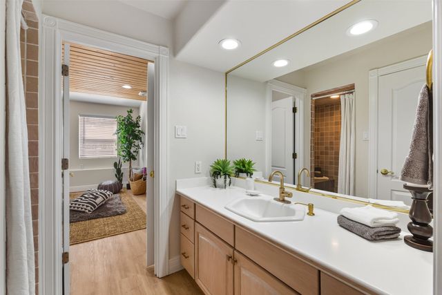 10 Terry Lane, Los Alamos, NM 87544