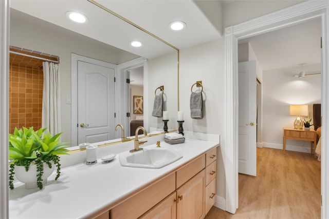 10 Terry Lane, Los Alamos, NM 87544