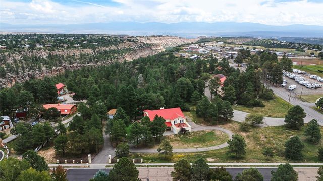 10 Terry Lane, Los Alamos, NM 87544