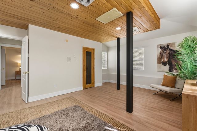 10 Terry Lane, Los Alamos, NM 87544