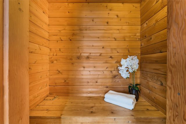 10 Terry Lane, Los Alamos, NM 87544