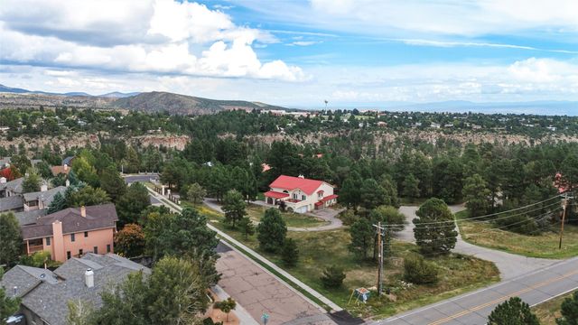 10 Terry Lane, Los Alamos, NM 87544