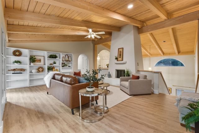 10 Terry Lane, Los Alamos, NM 87544