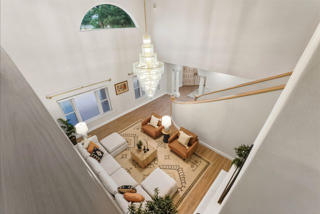 10 Terry Lane, Los Alamos, NM 87544