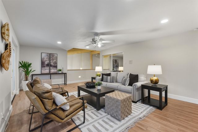 10 Terry Lane, Los Alamos, NM 87544