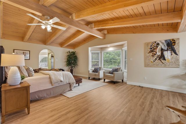 10 Terry Lane, Los Alamos, NM 87544