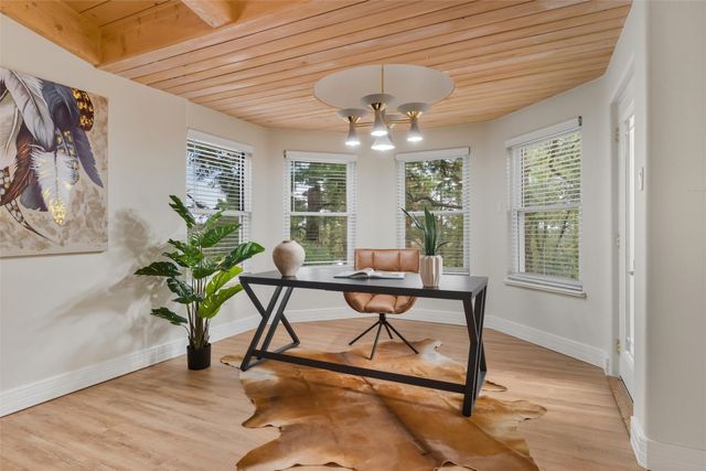 10 Terry Lane, Los Alamos, NM 87544