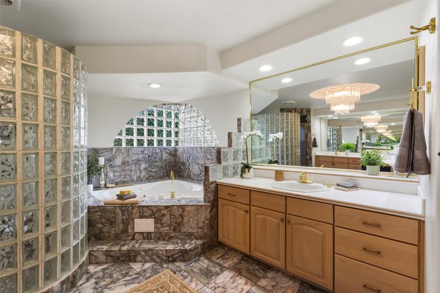 10 Terry Lane, Los Alamos, NM 87544