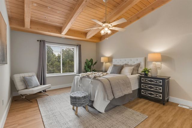 10 Terry Lane, Los Alamos, NM 87544