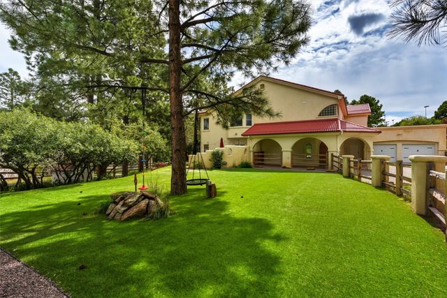 10 Terry Lane, Los Alamos, NM 87544