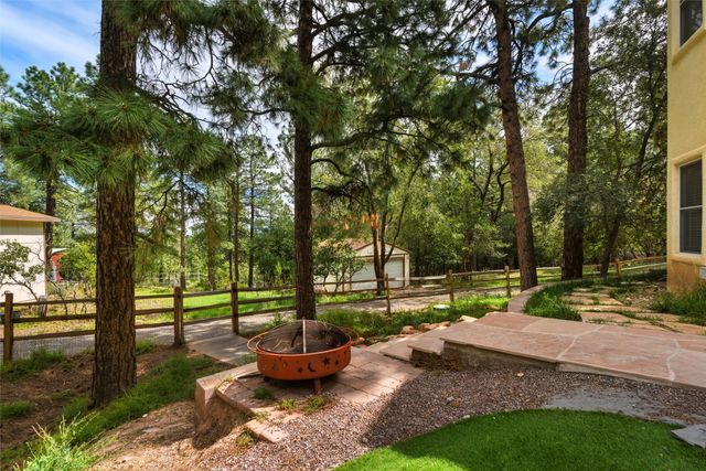 10 Terry Lane, Los Alamos, NM 87544