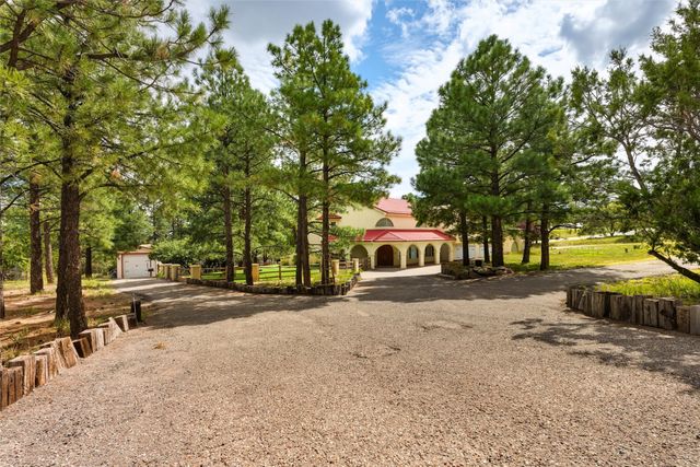 10 Terry Lane, Los Alamos, NM 87544