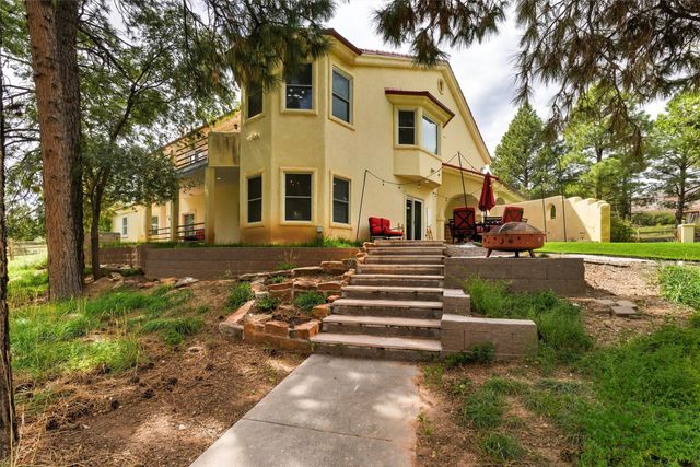 10 Terry Lane, Los Alamos, NM 87544