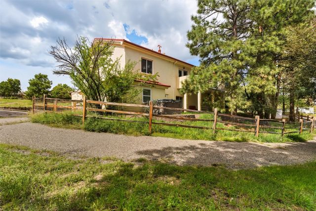 10 Terry Lane, Los Alamos, NM 87544