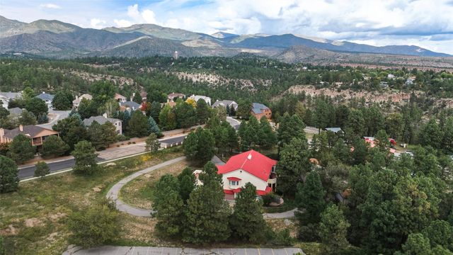 10 Terry Lane, Los Alamos, NM 87544