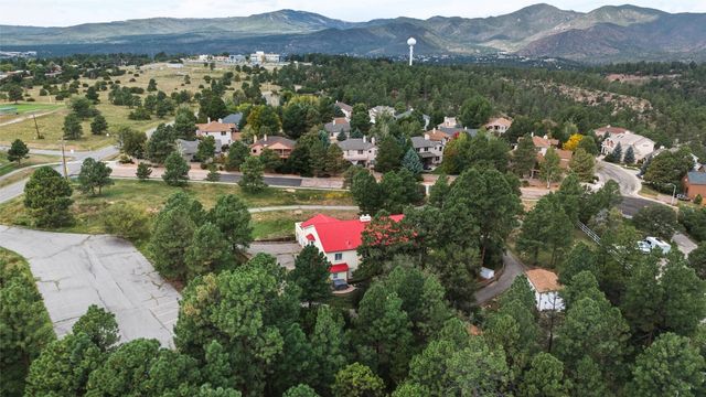 10 Terry Lane, Los Alamos, NM 87544