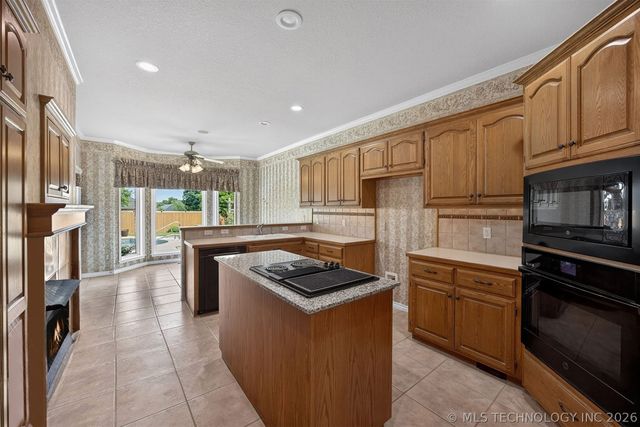 9305 N 101st East Avenue, Owasso, OK 74055