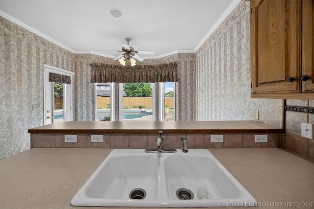 9305 N 101st East Avenue, Owasso, OK 74055