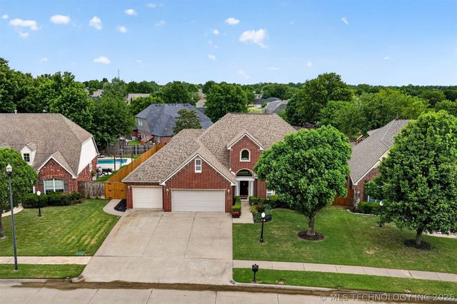 9305 N 101st East Avenue, Owasso, OK 74055