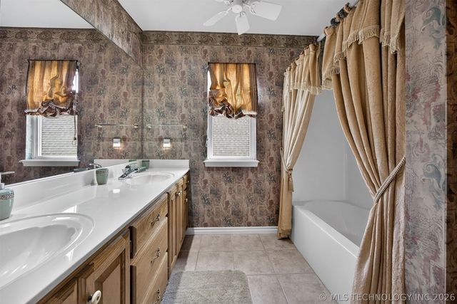 9305 N 101st East Avenue, Owasso, OK 74055