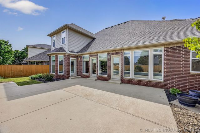 9305 N 101st East Avenue, Owasso, OK 74055