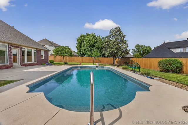 9305 N 101st East Avenue, Owasso, OK 74055