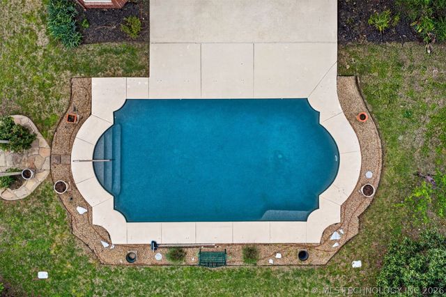 9305 N 101st East Avenue, Owasso, OK 74055