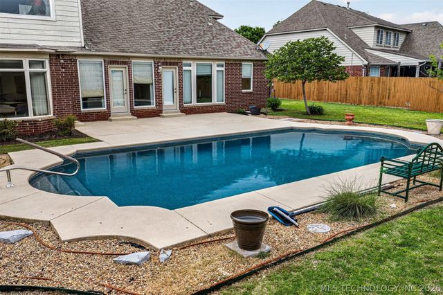 9305 N 101st East Avenue, Owasso, OK 74055