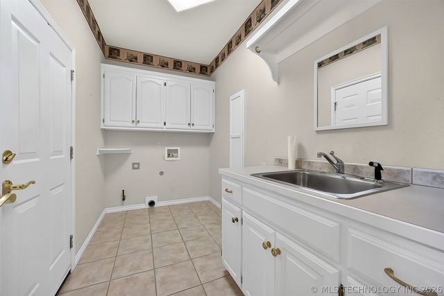 9305 N 101st East Avenue, Owasso, OK 74055
