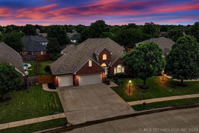 9305 N 101st East Avenue, Owasso, OK 74055