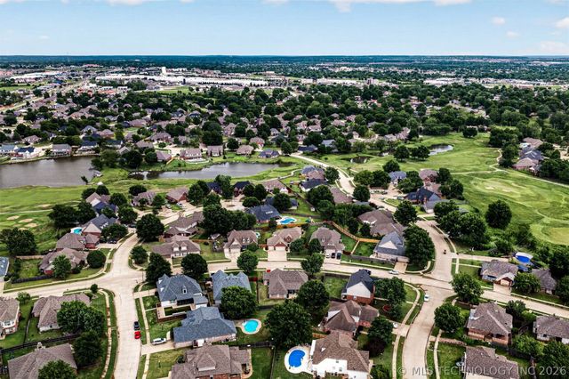 9305 N 101st East Avenue, Owasso, OK 74055