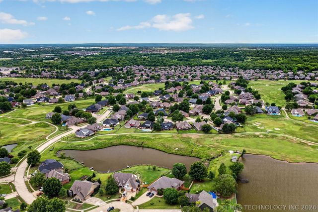 9305 N 101st East Avenue, Owasso, OK 74055