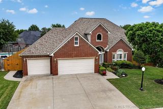 9305 N 101st East Avenue, Owasso, OK 74055