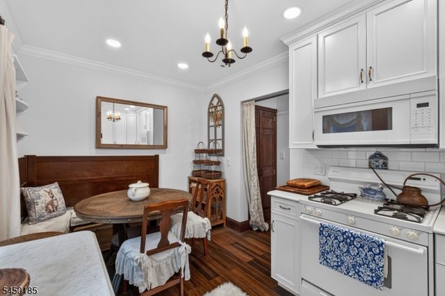 82 W 34Th St 2, Bayonne City, NJ 07002