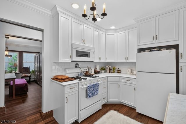 82 W 34Th St 2, Bayonne City, NJ 07002