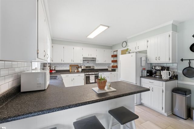 1481 Rainbow Lake Road, Inman, SC 29349