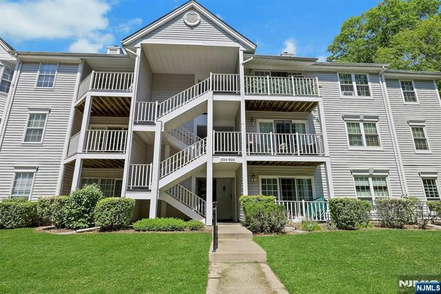 601 Lilac Lane, Mahwah, NJ 07430