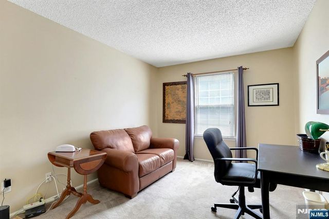 601 Lilac Lane, Mahwah, NJ 07430