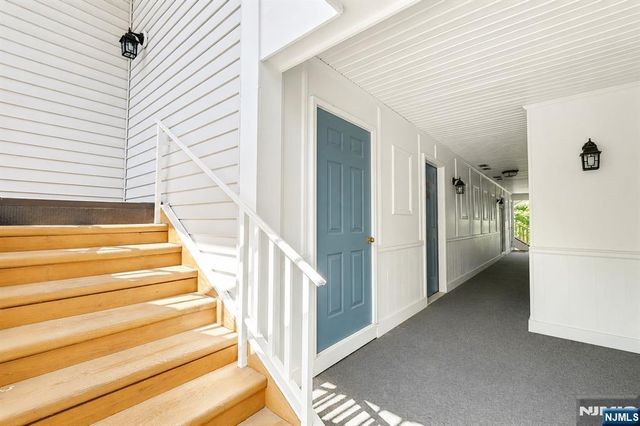 601 Lilac Lane, Mahwah, NJ 07430