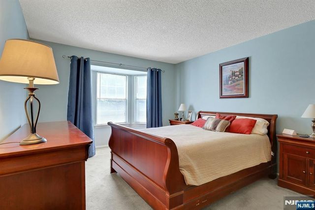 601 Lilac Lane, Mahwah, NJ 07430