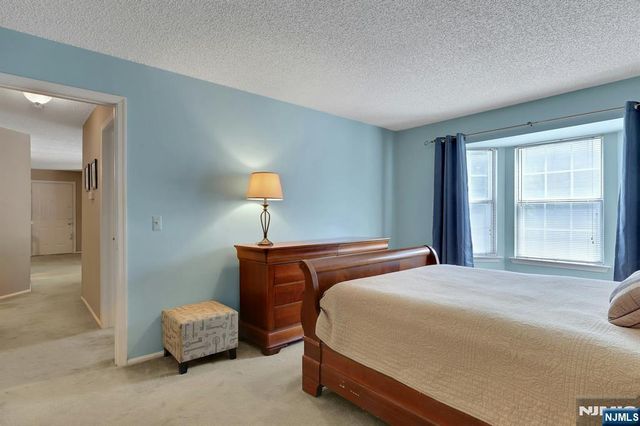 601 Lilac Lane, Mahwah, NJ 07430