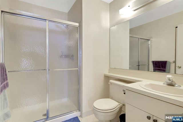 601 Lilac Lane, Mahwah, NJ 07430