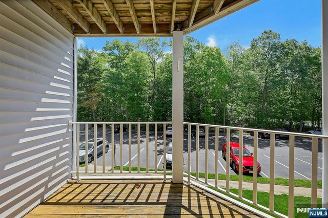 601 Lilac Lane, Mahwah, NJ 07430