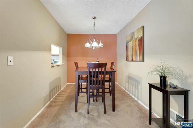 601 Lilac Lane, Mahwah, NJ 07430