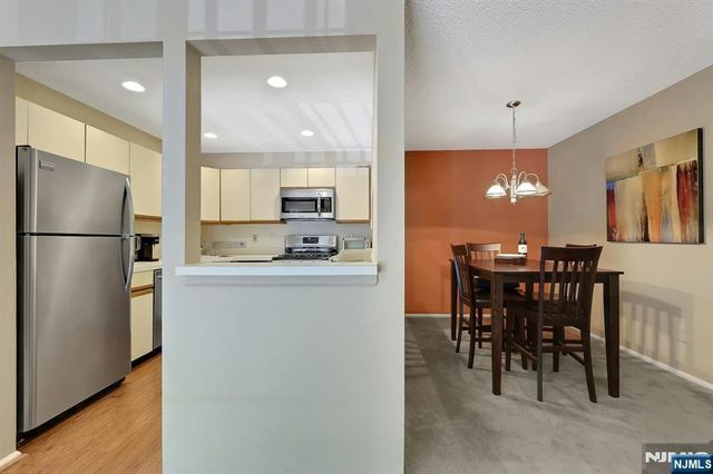 601 Lilac Lane, Mahwah, NJ 07430