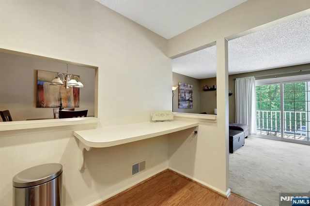601 Lilac Lane, Mahwah, NJ 07430